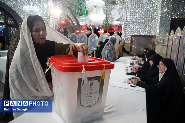 مرحله دوم انتخابات چهاردهمین دوره ریاست‌ جمهوری در آستان امامزاده صالح(ع)