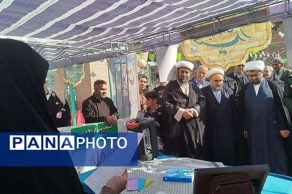 مصلیِ صباشهر، میزبان روایت انقلاب؛ آیین افتتاحیه نمایشگاه «مدرسه انقلاب» شهرستان شهریار