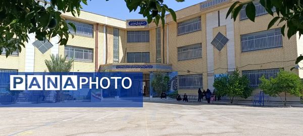 جلسه توجیهی قبل از آغاز سال تحصیلی در دبیرستان شاهد خوانساری