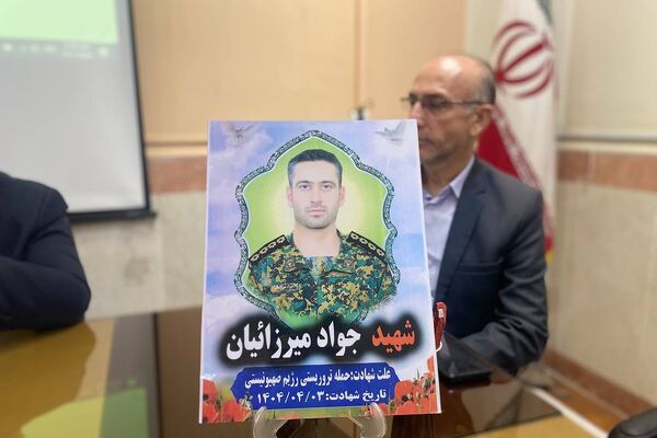 جلسه ستاد شاهد ورامین با محوریت ارتقای کیفیت آموزشی و تجلیل از فرزندان شهدا