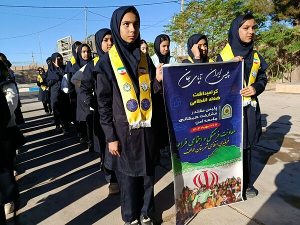 گرامیداشت هفته نیروی انتظامی در دبیرستان فرزانگان خواف 