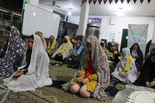 اعتکاف دانش‌آموزی در شهر کرمان