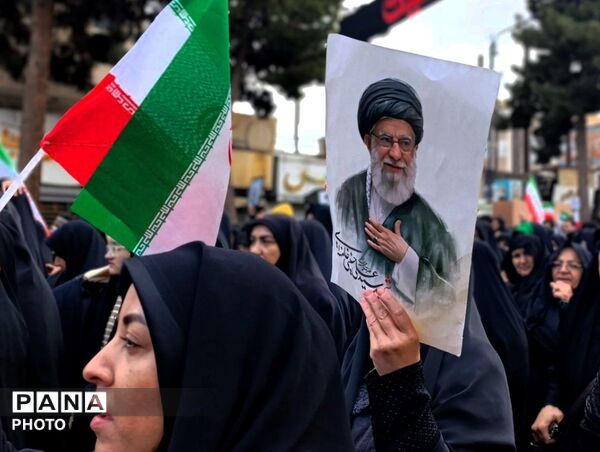 راهپیمایی خشم و نصر مردم نیشابور 