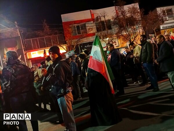 یک ایران، جلوی دشمن