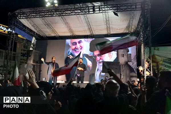 تداوم تجمعات شبانه در میدان امام خمینی (ره)