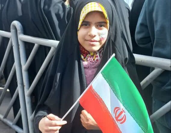 حضور پرشور دانش آموزان دبستان تربیت در راهپیمایی ۲۲ بهمن