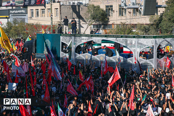 تشییع پیکر رهبر شهید انقلاب در مشهد مقدس-۲