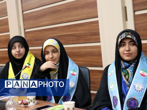 نشست گزارش عملکرد مجری‌شو و خبرنگارشو در سازمان دانش‌آموزی خراسان رضوی