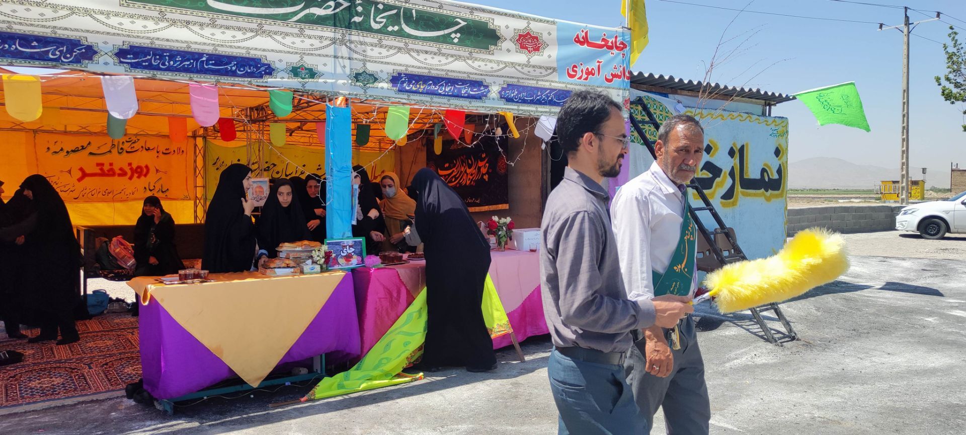 همکاری دانش آموزان خادمیار دبستان ضحی۲ با چایخانه دانش آموزی حضرت رضا(ع) شیروان