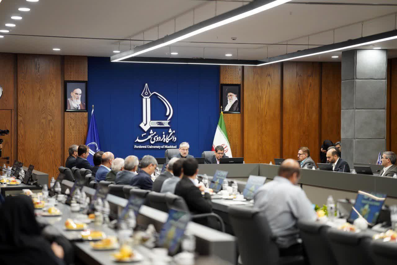 آیین بازگشایی سالن شورای دانشگاه فردوسی مشهد و امضای دو تفاهم‌نامه همکاری با شرکت‌های فناور