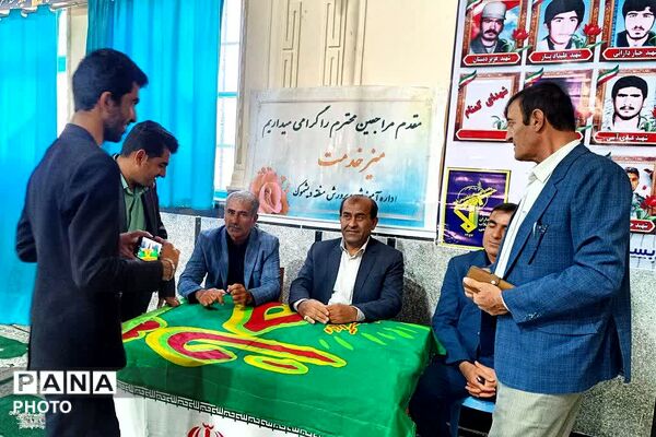 حضور پرشور فرهنگیان و دانش آموزان پیشتاز در نماز جمعه‌‌ بخش دیشموک