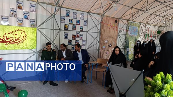 رویداد «مدرسه‌ انقلاب» در دبیرستان شاهد شهید مصلحی میناب