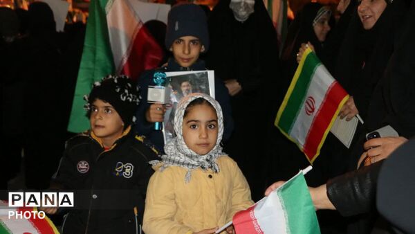 دهه نودی‌ها هم به میدان آمدند