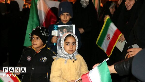 دهه نودی‌ها هم به میدان آمدند