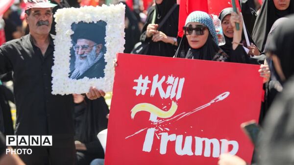 بازگشت آقای شهید ایران به خانه ی پدریشان