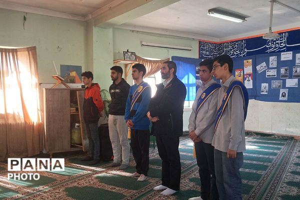 بازدید رئیس اتحادیه انجمن‌های اسلامی دانش‌آموزی استان تهران از نمایشگاه‌های «مدرسه انقلاب» در فیروزکوه