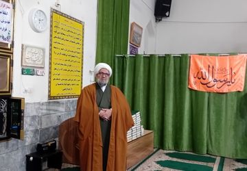 این انقلاب به منزله کشتی نجاتی است که هر کس سوار آن شود حتما رستگار خواهد شد