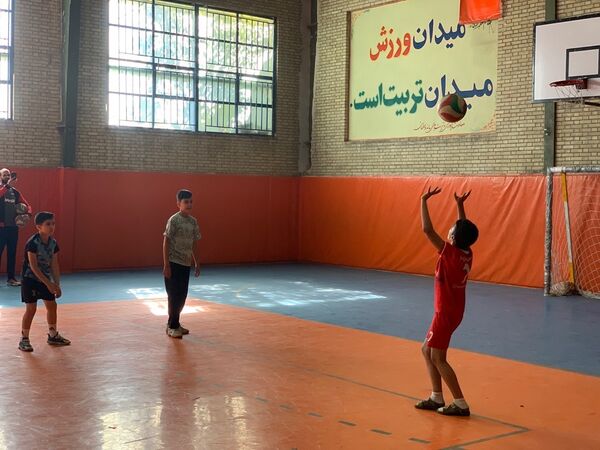برگزاری فعالیت‌های ورزشی درون مدرسه‌ای در دبستان معلم آشخانه 