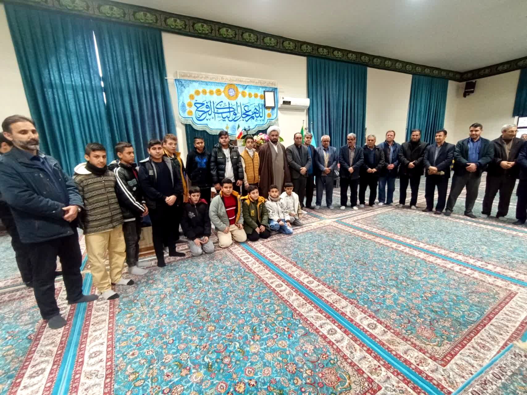 حضور پرشور دانش‌آموزان خدا‌آفرین در نماز عبادی ـ سیاسی جمعه