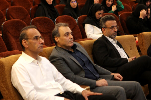 هم‌افزایی دانشگاه آزاد و آموزش و پرورش برای ارتقای آموزش متوسطه در کاشان