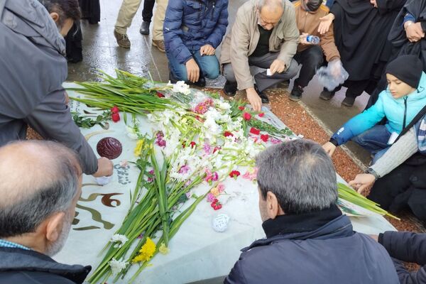 تجدید عهد با شهدا در رباط کریم