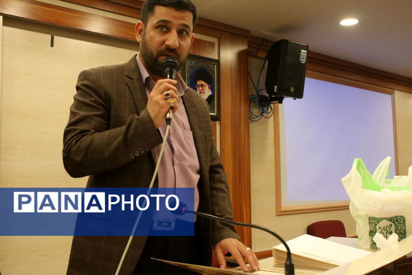 تقدیر از دانش‌آموزخبرنگاران برگزیده رویداد «فرزندان انقلاب» در قم