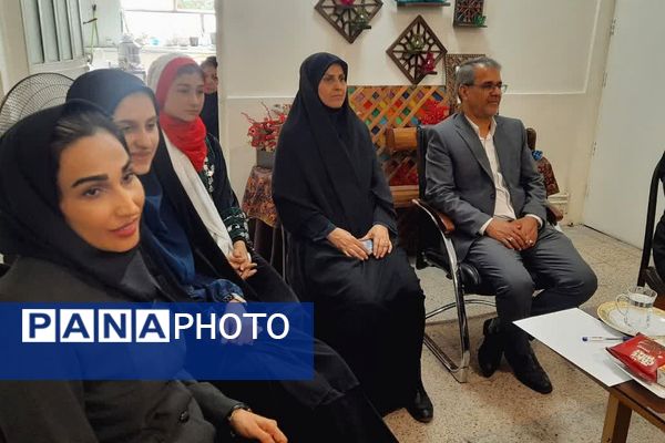 برپایی نشست ادبی به مناسبت بزرگداشت روز معلم و سعدی شیرازی