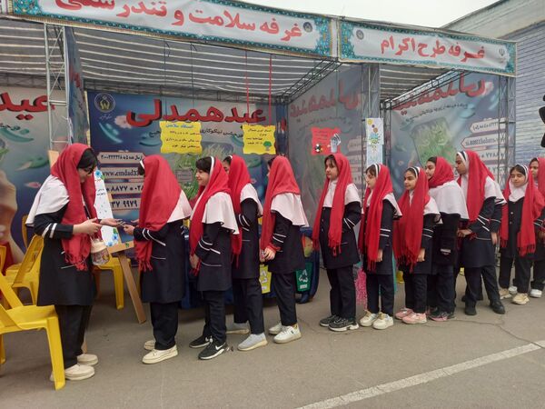 جشن نیکوکاری در دبستان اخوان گنجی