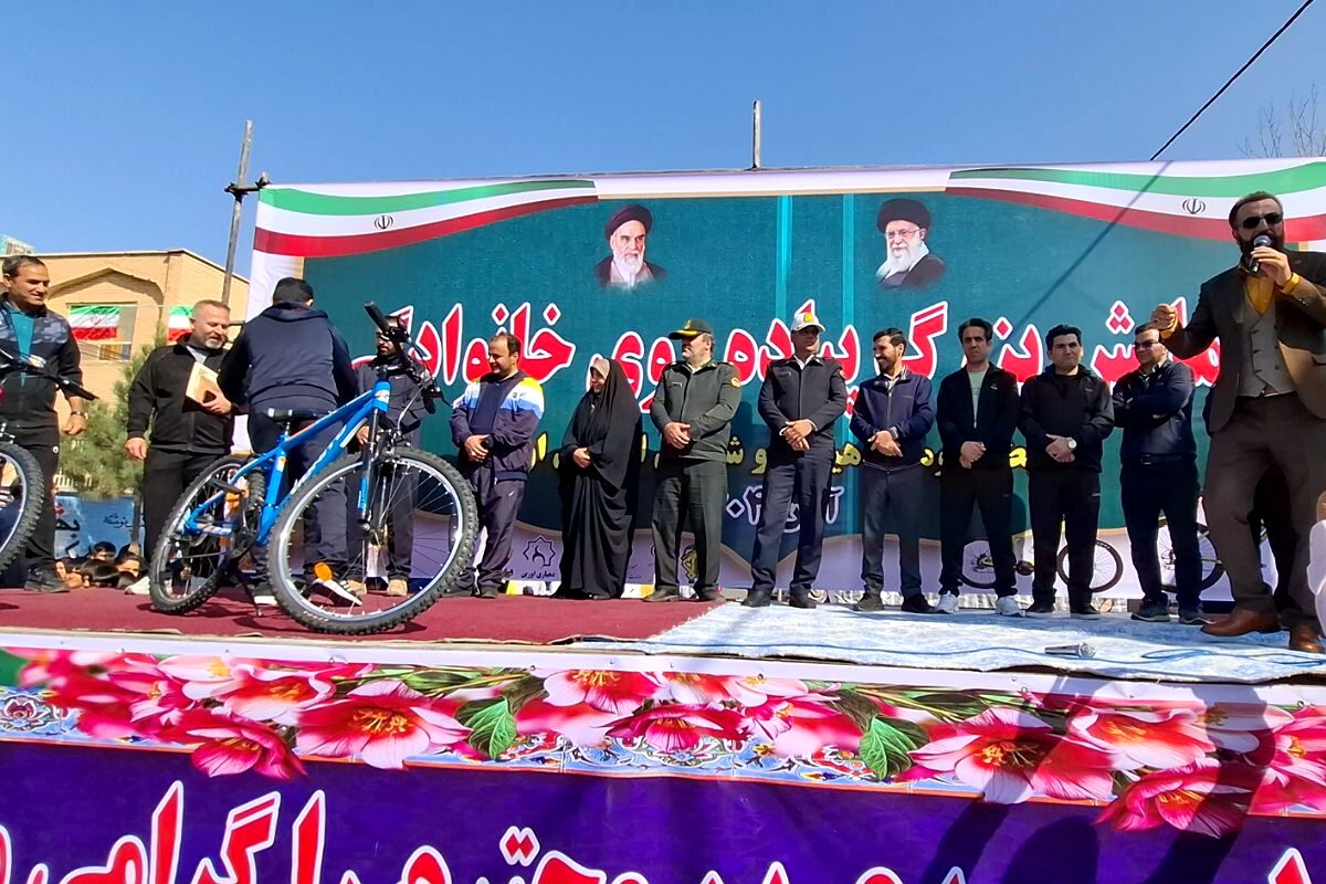  همایش بزرگ پیاده روی خانوادگی در نسیم‌شهر 