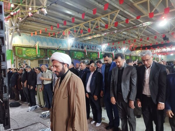 برگزاری مراسم تحویل سال نو در گلزار شهدای ملارد 