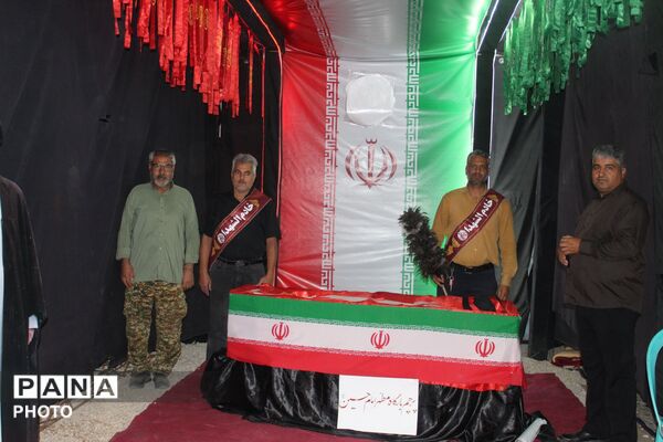 موکب های شهرستان فاروج در حال خدمت رسانی به زائران به رهبر انقلاب 