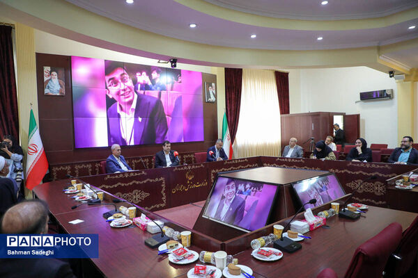مراسم تقدیر از افتخارآفرینان المپیاد نجوم و اختر فیزیک با حضور وزیر ورزش و جوانان