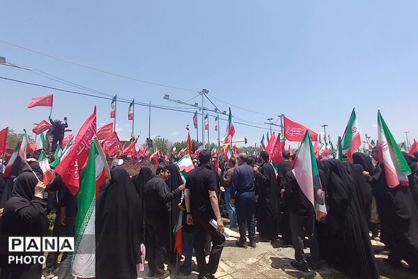 وداع مردم ایران با رهبر شهید