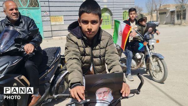 پیمایش دوچرخه‌سواری دانش‌آموزان در مسیر ولایت و تجدید میثاق با رهبری معظم انقلاب