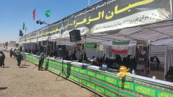 پیاده‌روی زائران در دهه پایانی ماه سفر جاده قدیم نیشابور به سمت مشهد