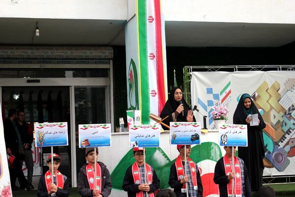  افتتاح جشنواره «امید فردا» در مدرسه شاهد ده دی ورامین
