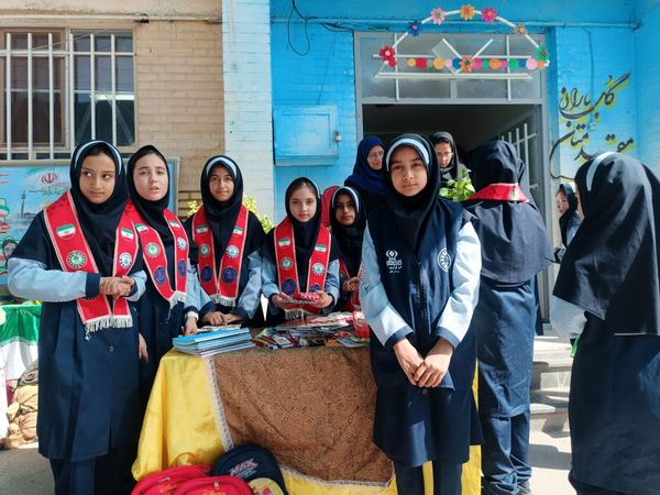 جشن عاطفه ها در دبستان ناهید نخودی
