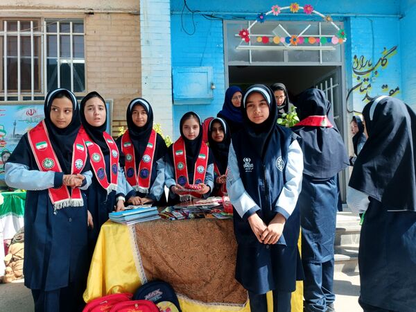 جشن عاطفه ها در دبستان ناهید نخودی