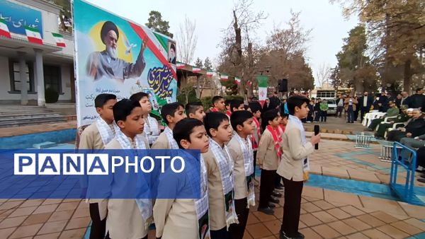 اجتماع مردم بصیر و انقلابی نیشابور در آغاز دهه فجر