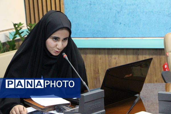 نشست ریاست سازمان دانش‌آموزی با مدیر آموزش و پرورش ناحیه یک یزد