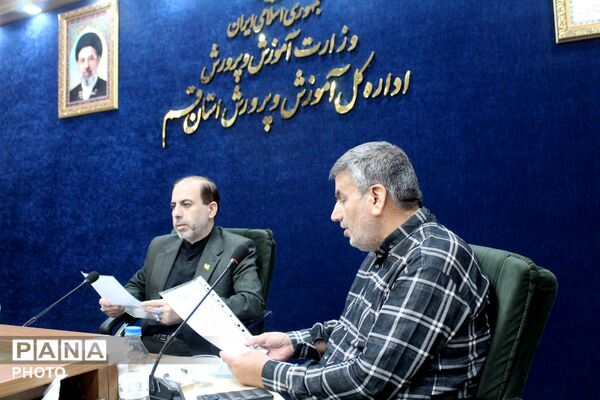 نشست شورای اندیشه‌ورز سازمان دانش‌آموزی استان قم