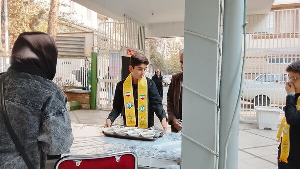 برپایی موکب دانش‌آموزان پیشتاز در منطقه ۱۰ در سالروز شهادت حضرت زهرا (س)