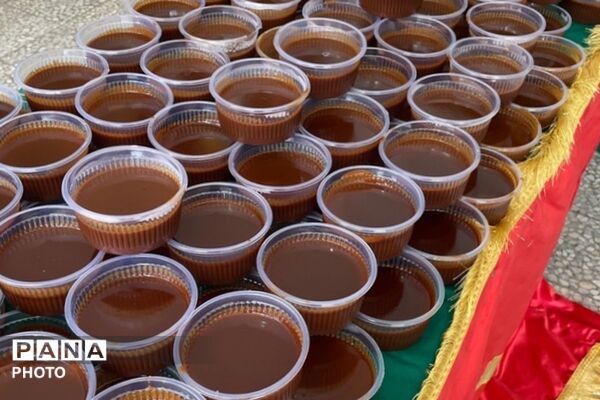 میزبانی نذر سمنو در دبیرستان ساره ورامین، همزمان با آغاز ایام فاطمیه