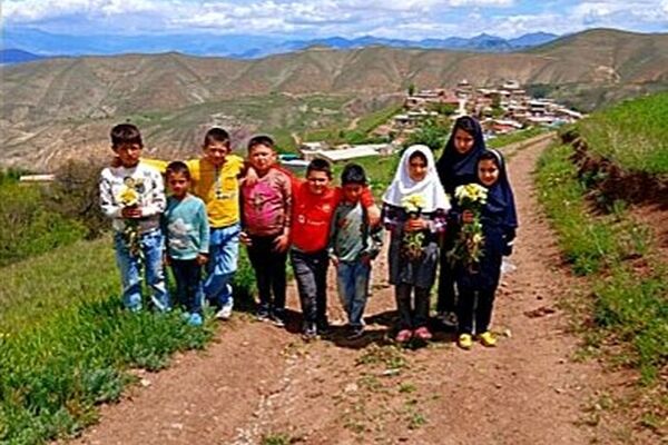 کلاس درسی به وسعت دشت و کوه؛ روایتی از یک روز متفاوت در سهرون