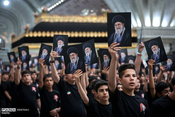 برگزاری همایش بزرگ جمع‌خوانی دانش‌آموزان با اجرای سرود و نوحه حماسی «باید برخاست» -2
