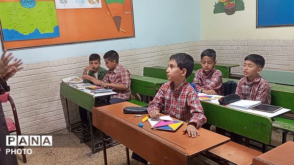 کلاس های مجازی شیدا در دبستان بنت الهدی صدر 