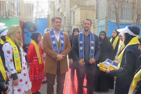 فجر دانش آموزی در قلبِ ری
