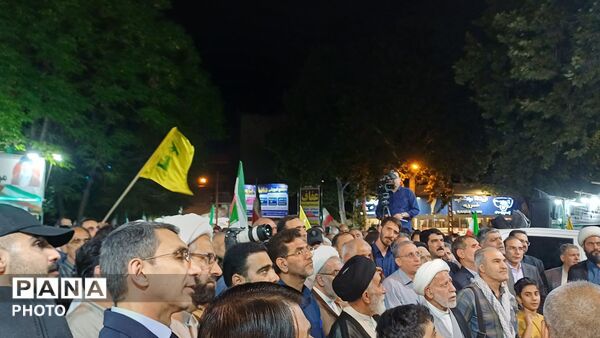 حضور دانش‌آموزان مدرسه دخترانه ریحانه در جشن عید غدیرخم