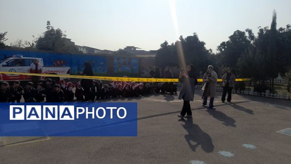 مانور سراسری زلزله در دبستان یکتا شهرستان قائمشهر