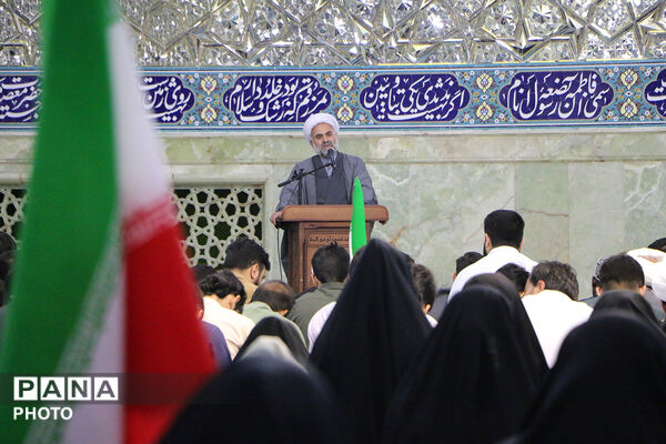 جشن ازدواج طلبگی ۲۰۰ زوج در حرم حضرت معصومه(س)